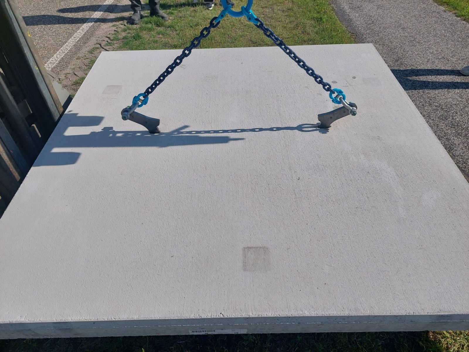 Lifting hooks for concrete slabs/Stelcon slabs - photos 3